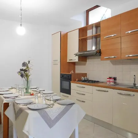 펜션 Nice Home In Montepaone With 5 Bedrooms, Wifi And Outdoor Swimming Pool 몬테파오네