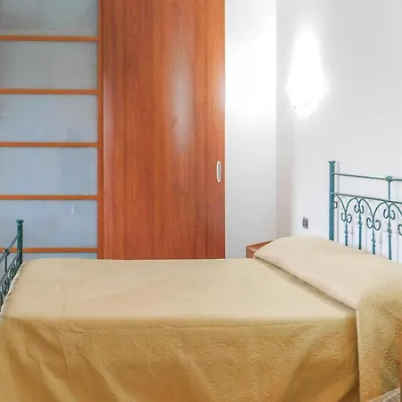 Nice Home In Montepaone With 5 Bedrooms, Wifi And Outdoor Swimming Pool