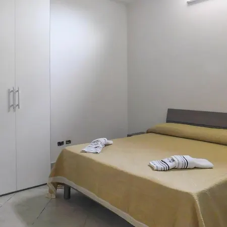 펜션 Nice Home In Montepaone With 5 Bedrooms, Wifi And Outdoor Swimming Pool